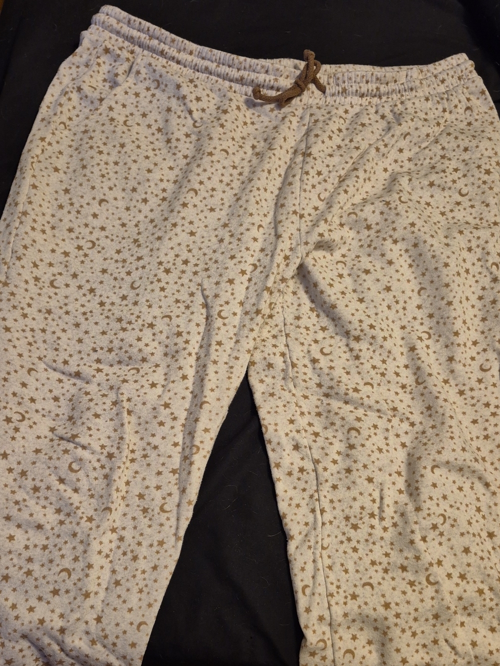 Secret Treasures Cream Lounge Pants with Gold Star Print